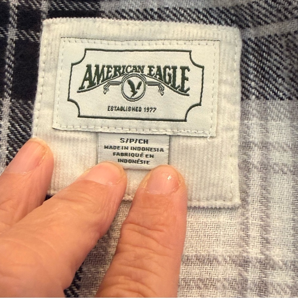 American Eagle Plaid Button-Down Shirt Women’s Small – Cropped Flannel - Picture 5 of 9